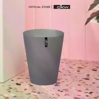 ราคา พร้อมส่ง DKW HH-204(P,-1) ถังขยะกลม ไม่มีฝา 9 ลิตร (มีหลายสี) ถังขยะอึด สวย ทน Plastic Trash Bin 9L. (1732603764515374519)