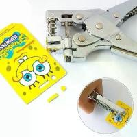 ราคา เครื่องเจาะบัตร เครื่องเจาะรูบัตรพนักงาน ที่เจาะกระดาษ ที่เจาะรูกระดาษ ตัวเจาะกระดาษ เครื่องเจาะกระดาษ คีมเจาะกระดาษ(วงกลม-วงรี) (1732615293329115092)