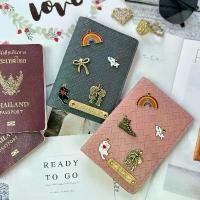 ราคา สายเที่ยวห้ามพลาด ปกพาสปอร์ตสลักชื่อและติดตัวตกแต่ง ปกใส่พาสปอร์ต ซองใส่พาสปอร์ต passport cover ปกใส่หนังสือเดินทาง (1731646909822764945)