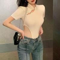 ราคา เสื้อโบดีสูทสตรี 2024 ผ้าไหมไทย เอวลอย แขนสั้น แซกสูง ปุ่มล็อค ดีไซน์สามเหลี่ยมเซ็กซี่ (1730507943455131773)