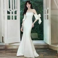 ราคา ชุดราตรีสีขาว ช่องหางปลา ไฟต้อนรับ ชุดแต่งงาน QH378 (1729839345337272626)
