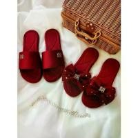 ราคา กล่องของขวัญ, วัสดุผ้าไหมและซาติน, เหมาะสำหรับเจ้าบ่าวและเจ้าสาว, คำแต่งงานจอย, คู่รัก, ไวน์, ชุดราตรีสีแดง, รองเท้าแตะ (1731374538597237969)