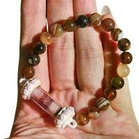 ราคา กำไลหินมงคลตะกรุดสื่อรัก หินอาเกตAgateน้ำตาล  ขนาดเม็ดหิน 8 มม. หินแห่งการเปลี่ยนแปลง ดวงตาสวรรค์ (พร้อมกล่องใส่เครื่องประดับ)สร้อยข้อมือหินแท้ (1732648263463175637)