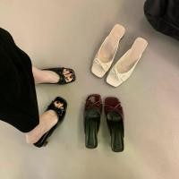 ราคา รองเท้าส้นสูง สไตล์ฝรั่งเศส สำหรับผู้หญิง เปิดนิ้วเท้า ไซส์ใหญ่ ฤดูร้อนใหม่ 2025 รองเท้า ผ้าใบ รองเท้าผ้าใบเสริมส้นผู้หญิง รองเท้า ส้นเตารีด รองเท้า ผ้าใบ เกาหลี (1731951431543915664)