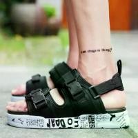 ราคา ที่นิยมมากที่สุด แนะนำ รองเท้าแตะ สายรัด ผู้ชาย รองเท้ารัดส้น สไตล์เกาหลี ผ้าใบ วิธีการเจาะสองแบบสามารถถอดสายรัดได้ (1732780228126344448)