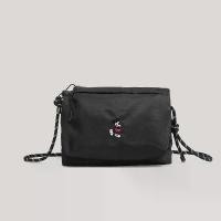 ราคา กระเป๋าสะพายไหล่เดียว สีดำ มิกกี้ฮ่องกง สไตล์เดียวกัน unisex ลำลอง อเนกประสงค์ กระเป๋าสะพายข้าง ชุดเดินทาง ยาง ไหมพรม ใส่ เหรียญ กระเป๋า (1732073208775935497)