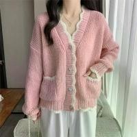 ราคา เสื้อสเวตเตอร์สีชมพู สไตล์หวานและอ่อนโยน สำหรับผู้หญิง แฟชั่น นุ่มและน่ารักสุดๆ เสื้อโค้ทแขนยาว เหมาะสำหรับฤดูใบไม้ร่วงและฤดูหนาว มาใหม่ในปี 2568 เสื้อ ไหม พรมคาร์ดิแกน เสื้อ (1731594982377096624)