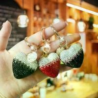 ราคา พวงกุญแจหัวใจ, จี้กุญแจรถสตรอเบอร์รี่, แท็กแฟชั่น, พวงกุญแจหัวใจแบบเปิด พวงกุญแจ เครื่อง ดนตรี วงโยธวาทิต (1731878409166882193)