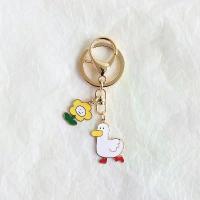 ราคา พวงกุญแจสไตล์กระโหลก ดีไซน์เป็ดเชียร์สดและดอกเดซี่ จี้ไดรฟ์ USB แฟลชไดรฟ์ ของขวัญที่มีความหมายสำหรับการสอบที่สำเร็จ ของโปรดของร้าน ขายร้อน พวงกุญแจ โพก้า ซัง พวงกุญแจ ห้อย กางเกง วินเทจ (1731205865190