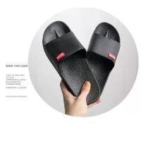 ราคา รองเท้าแตะหมอผู้ชาย ดีไซน์สวย หนังคุณภาพสูง ต่อต้านริ้วรอย ทนต่อการขีดข่วน พื้นยางน้ำหนักเบา จับถนัดมือ ดีไซน์ฟันเลื่อย ฮาลิตา (1732039836709127722)