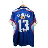 ราคา เสื้อฟุตบอลย้อนยุค ทีมชาติไทย สีฟ้า 2001 พร้อมสกรีน ประเทศไทย 13 ซิโก (1732344672652592716)