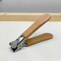 ราคา กรรไกรตัดเล็บ กรรไกรตัดเล็บสแตนเลสเลท ด้ามไม้ อย่างดี หัวตัดขนาดใหญ่ (1732268513326892412)