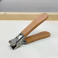 ราคา กรรไกรตัดเล็บ กรรไกรตัดเล็บสแตนเลสเลท ด้ามไม้ อย่างดี หัวตัดขนาดใหญ่ (1731584984608375810)