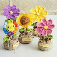 ราคา ดอกไม้ถัก, กระถาง, ดอกไม้โครเชต์น่ารัก, ดอกไม้ถัก, ของขวัญเพื่อนเจ้าบ่าว, กุหลาบโครเชต์และดอกทานตะวัน, ตกแต่งโต๊ะ, 2565 (1731714614540404014)
