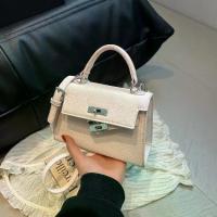 ราคา กระเป๋าสตรีทรงหอยหนังPU ดีไซน์ใหม่2025 ปิดแม่เหล็กแน่น กระเป๋า ออฟฟิศ กระเป๋า ใส่ ตัวอักษร leather bag hobo bag shoulder bag beach bag (1731797192710718599)