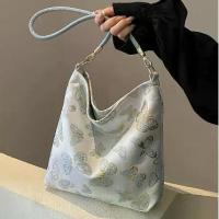 ราคา กระเป๋าความจุขนาดใหญ่ สไตล์จีน เทรนด์จีน สำหรับผู้หญิง เหมาะสำหรับแฟชั่นฤดูร้อน ออฟฟิศ และการเดินทาง กระเป๋าสะพายไหล่ กระเป๋าโท้ท มาใหม่ กระเป๋า ผ้า คิตตี้ tote bag shoulder bag (1731821315277883971)