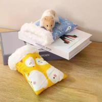 ราคา เปลนอนหนู, น่ารักและพกพาได้, ทำจากผ้าฝ้าย, เหมาะสำหรับหนูแฮมสเตอร์, เป็ด/นกฮูก, รูปทรงกระเป๋า, กระเป๋าใส่สัตว์เลี้ยง, ขนแกะอุ่น/ผ้าใบ, เหมาะสำหรับใช้ในร่ม, เตียงหนูแฮมสเตอร์ที่อบอุ่น (1732261811087050