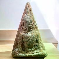 ราคา [เก็บเงินปลายทาง] พระนางพญาพิมพ์อกนูนเล็ก พระนางพญา เนื้อดิน หน้าสะสม พระเก่าโบราณ มีเม็ดแร่มวลสารผงพุทธคุณ ส่งพระตามภาพ ตรงปก พระเครื่อง จี้พระ พระเก่ายอดนิยม a2 (1732325918211409244)