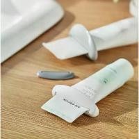 ราคา (แพ็ค 3 ชิ้น) ที่บีบยาสีฟัน ที่รีดหลอดยาสีฟัน เครื่องบีบยาสีฟัน ที่รีดหลอดครีม โฟมล้างหน้า สไตล์ญี่ปุ่น (1729615319573432610)