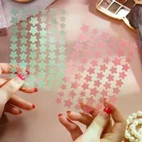 ราคา แผ่นแปะสิว 60 ชิ้น PE สีสันสดใส รูปดาว ปกปิดสิวและฝ้า (1730770529631898255)