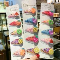 ราคา เครื่องประดับผมเด็ก หมวก กิ๊บติดผมผลไม้การ์ตูน สไตล์ดาราอินเทอร์เน็ตของผู้หญิง การ์ดโซฟาไหลสคลิปบีบี babyseatuntukmotorเก็บขว เครื่องชงนมอัตโนมัติbaby ที่นอนเด็แก้วใส่กล่องนมเด็ก (1729758532701293088)