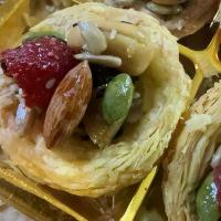 ราคา ทาร์ตธัญพืช 9 เซียน ขนมเพื่อสุขภาพ แคลอรี่น้อย เหมาะสำหรับสายออกกำลังกาย สายลดความอ้วน กินเล่นก็อร่อย ประกอบไปด้วย กล้วย ลูกเกด สตอเบอรี่ งาขาวงาดำ อัลมอนด์สไลด์ เม็ดมะม่วงหิมพาน (1732200052164232292)