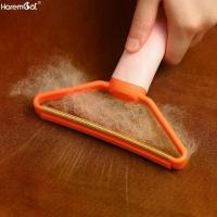 ราคา เเปรงเก็บขนแมว2IN1 ที่เก็บขน แปรงเก็บขน ทำความสะอาดโซฟา พรม แปรงขนแมว หวีเก็บขนแมว ได้ทั้งหวีและเก็บขน ที่ขูด กำจัดขนสัตว์เลี้ยง มี 3 สี (1732287456382912256)