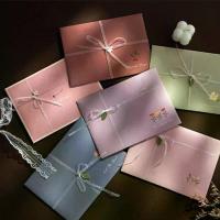 ราคา การ์ดอวยพรปีใหม่, ดอกไม้, ซองจดหมายดอกไม้, โปสการ์ด DIY, พร้อมสติ๊กเกอร์, แผ่นตัวอักษร, กระดาษเขียนตัวอักษรที่เขียนด้วยลายเส้นได้, การ์ดเชิญ (1732698188550866160)