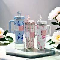 ราคา แก้วน้ำสแตนเลส 40 ออนซ์ มีหูหิ้ว ฉนวนสุญญากาศ 2 ชั้น ขวดน้ำแบบพกพาหลากสีระดับพรีเมียม เหมาะสำหรับการเดินทาง ตั้งแคมป์กลางแจ้ง เดินป่า ขับรถ และดื่มกาแฟเย็น [แก้วคุณภาพสูง] (1732567840446448986)