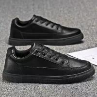 ราคา รองเท้าหนังผู้ชาย กันลื่น สีดำ ฤดูร้อน มาใหม่ อเนกประสงค์ อินเทรนด์ รองเท้าลำลอง เหมาะสำหรับทำงานครัว รองเท้าสเก็ต ปิง รองเท้า samba boston 12 สกรีน ชื่อ original signature ผู้ ชาย ของ แท้ (1732617399