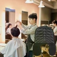 ราคา แผ่นรองไหล่ทำผมกันน้ำ คุณภาพสูง วัสดุซิลิโคน เครื่องมือตัดผม อุปกรณ์ป้องกัน ตัดผม ใช้ซ้ำได้ เสื้อคลุมตัดผม (1732514281626240671)