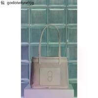 ราคา พร้อมส่ง Gotcha Avenue Reversible Tote Bag (sizes: Medium / Large) กระเป๋าใช้ได้ 2 ด้าน กระเป๋าสะพาย (1733435654310233548)