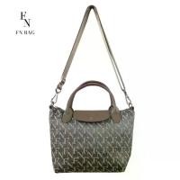 ราคา [จัดส่งทันที] FN LITE BAG : (S) กระเป๋าสะพายข้าง กระเป๋าถือ / Hand bag & shoulder bag 1309-21035 (1733375336651392596)