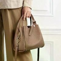 ราคา กระเป๋าผู้หญิงหนังวัวชั้นบน กระเป๋าตะกร้าผัก กระเป๋าถัง 2025 กระเป๋าถือหนังแท้ใหม่ กระเป๋าสะพายข้างหรูหรา กระเป๋าสะพายไหล่ merge day bag กระเป๋า ชาวดอย แบรนด์ เนม กระเป๋า หนัง แท้ แบรนด์ ไทย (17331935