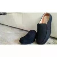 ราคา [จัดส่งทันที] Cabaye รองเท้าหนังผู้ชายเปิดส้น CA406 - Black (1733369148751906203)