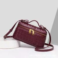 ราคา New Single-Shoulder Fashion Lunch Box Bag Practical Trendy Handheld Crossbody Box Bag 2025 (1733144338269766743)