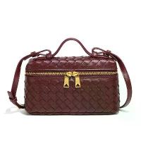 ราคา Fashion Trendy Lunch Box Bag New Style Trendy Single Shoulder Handheld Crossbody Box Bag 2025 (1733144339178161962)