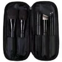 ราคา Professional Makeup Brush Set 7 Pcs for Cosmetic Use (1731834759863109065)