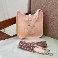 ราคา High-End Vintage Leather Tote Bag Feminine Crossbody Shoulder Bag with Phone Pocket Soft Square Shape Chinese Origin (1733115486715938159)