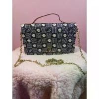 ราคา TTWN กระเป๋าสตางค์ ใบยาว สีน้ำเงิน ลายตางราง กว้าง 5 นิ้ว ยาว 8 นิ้ว cross body ใส่บัตรได้ (used2 สภาพ90%) เเฟชั่น ผู้หญิง tiktok shop midmonth sale ใบเล็ก (1733251927799989827)