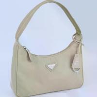 ราคา สินค้ามือสอง PRADA Re Edition 2000 Beige / Silver (1732677630044505608)