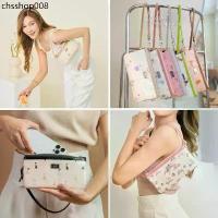 ราคา Wallet on Shoulder KEPT กระเป๋าสตางค์ใบยาว ใส่มือถือได้ทุกรุ่น ปรับสายเพื่อคล้องบ่าคล้องแขนได้ มีช่องซิปเพื่อใส่เหรียญ (1732844892207810530)
