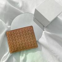 ราคา bi-fold wallet intrecciato กระเป๋าสตางค์สานหนังแท้ กระเป๋าตังค์สานหนังแท้ แบรนด์ klaas (1729512804432775909)