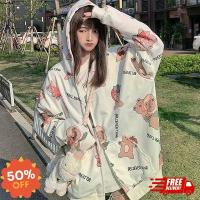 ราคา CODMA เสื้อแจ๊คเก็ต Hoodie เสื้อกันหนาวสไตล์เกาหลี แขนยาวพิมพพ์ลายหมีน่ารักๆมีซิปกลางเรียบง่าย มีกระเป๋าสองข้าง ใส่คู่ ใส่เดี่ยว ฮิตสุดๆ แจ็คเก็ตผู้หญิง woman jacket ส่งฟรี!TikTok (1732769151171659027