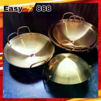ราคา [ส่งฟรี] กระทะ กระทะทองเหลือง กระทะทำขนม กระทะเคลือบ กระทะก้นลึก กระทะ 2 หู หลายขนาด (1733375532862571787)