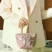 ราคา กระเป๋าถือ สายเกลียว Size SS ผ้าซาตินใบจิ๋ว กระเป๋านารายา naraya คําแนะนําการขายที่ร้อนแรงในเดือนนี้ (1732573579715970822)