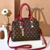 ราคา กระเป๋าสะพายข้าง/กระเป๋าถือ ผู้หญิง กระเป๋าแฟชั่น รุ่น A01 (มี 4สี) (1732978045352183032)