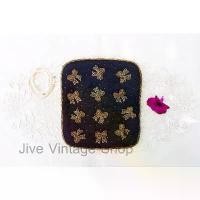 ราคา กระเป๋าวินเทจ ปักลูกปัดลายโบว์ กระเป๋าออกงาน กระเป๋าคลัช มือสองจากตู้ญี่ปุ่น สภาพดี มีซิปบน สีดำ-ทอง คําแนะนําการขายที่ร้อนแรงในเดือนนี้ ซานริโอ้ เชือกร่ม freitag thailand (1733260266603251044)