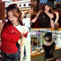 ราคา HOT FASHION THAI พร้อมส่ง เสื้อคลอปแขสั้น ยืดใส่พอดี ดีเทลเปิดไหล่ลายงู สีดดำแดงเท่ไม่ไหว -FY950 คําแนะนําผลิตภัณฑ์ใหม่ของเดือนนี้ (1733074133801075956)