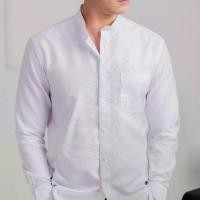 ราคา เสื้อเชิ้ตคอจีน UrbanSNAPS Mandarin Oxford Slimfit แขนยาว สีขาว Clothing ผู้ชาย (1730983006451829311)